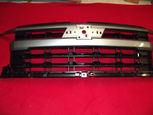 Load image into Gallery viewer, 2022-2023 Chevrolet Silverado 1500 Front Grill Assembly Silver Ice OEM Grille
