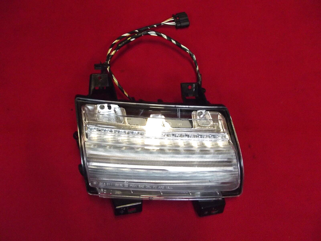 2018-2024 Jeep Wrangler JL Right Passenger side LED Fender DRL Fog Light OEM