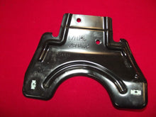 Load image into Gallery viewer, 2020-2022 Silverado Sierra 2500 Front LH Wheelhouse Liner Bracket 85587117 OEM
