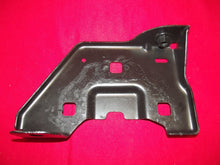 Load image into Gallery viewer, 2014-2018 Chevrolet Silverado 1500 GMC Sierra Right Bumper Bracket 22757264 OEM
