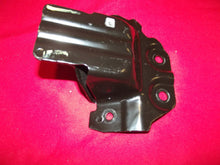 Load image into Gallery viewer, 2019-2025 Chevrolet Silverado 1500 Fender Extension Bracket 85134047 OEM

