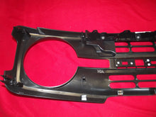 Load image into Gallery viewer, 2021-2026 FORD BRONCO Grille TEXTURED BLACK WHITE LETTERING M2DB-8W200 OEM
