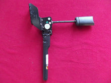 Load image into Gallery viewer, 2019-2024 GMC SIERRA CHEVROLET SILVERADO right &amp; left Seat Belt Tensioners OEM

