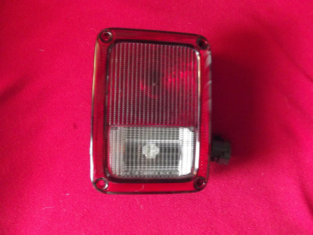 2007-2018 Jeep Wrangler Driver Left side TAIL LIGHT OEM JK rear lens brake lamp