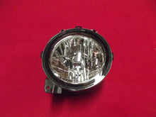 Load image into Gallery viewer, 2018 2019 2020 2021 2022 Jeep Wrangler JL OEM driver&#39;s side Halogen Headlight

