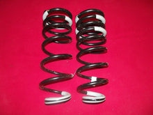 Load image into Gallery viewer, 2020 2021 2022 Jeep Gladiator JT Rear Coil Springs 68506211AA 68506212AA
