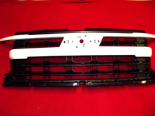 Load image into Gallery viewer, 2022-2023 Chevrolet Silverado 1500 Front Grill Assembly White OEM Grille Chevy

