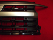 Load image into Gallery viewer, 2022-2023 Chevrolet Silverado 1500 Front Grill Assembly Silver Ice OEM Grille
